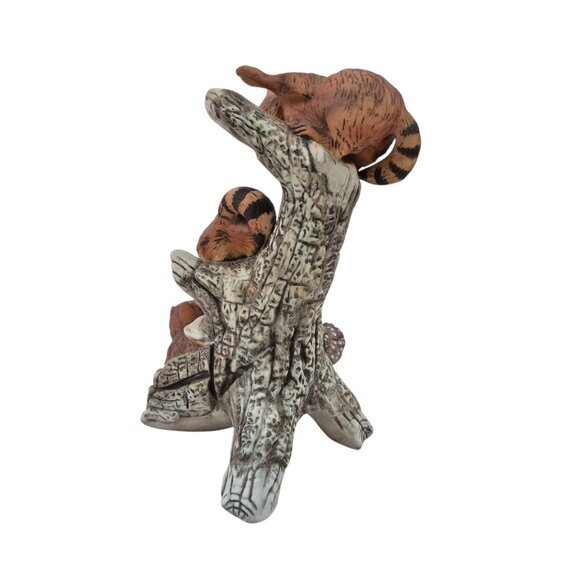 Masterpiece By Homco 3 Racoons Climbing a Tree 1246 Porcelain Figurine 1978 - Picture 3 of 10